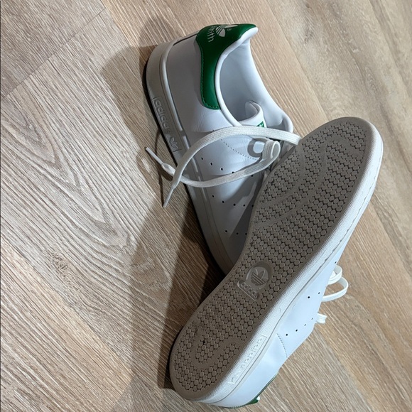 Adidas White and Green Stan Smith Shoes - Picture 11 of 11